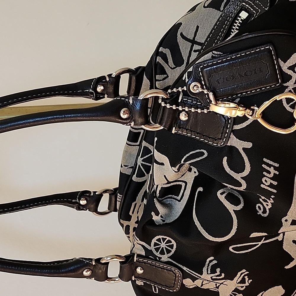 Coach Y2K Fashion Bug Horse Carriage Soho/Shoulder Bag Black and Cream - Picture 4 of 16